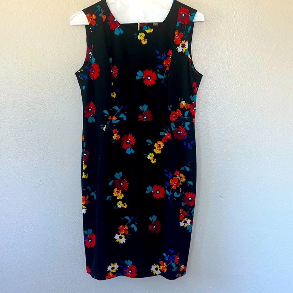 Gorgeous Calvin Klein women’s dress, sleeveless, black and multicolored flowers